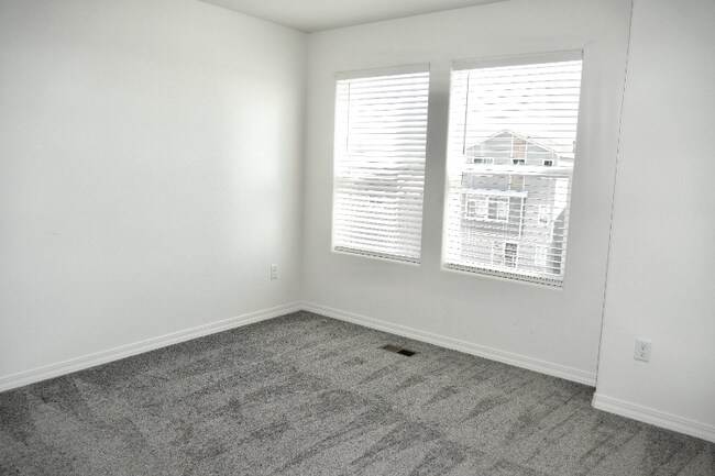 Building Photo - 706 Grissom Dr.
