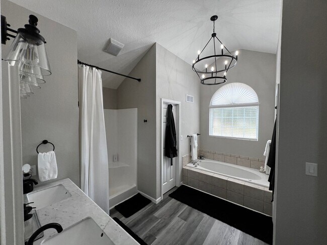 Building Photo - beautiful updated large home