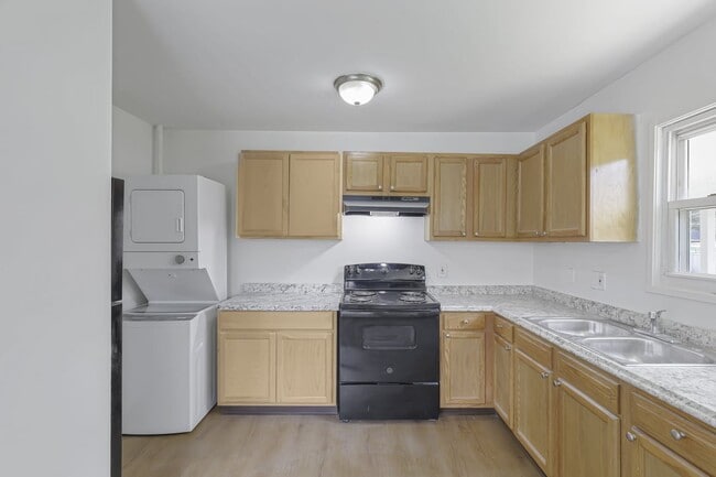 Building Photo - Cozy Ranch Home 30 Night Min Quiet Reynoldsburg