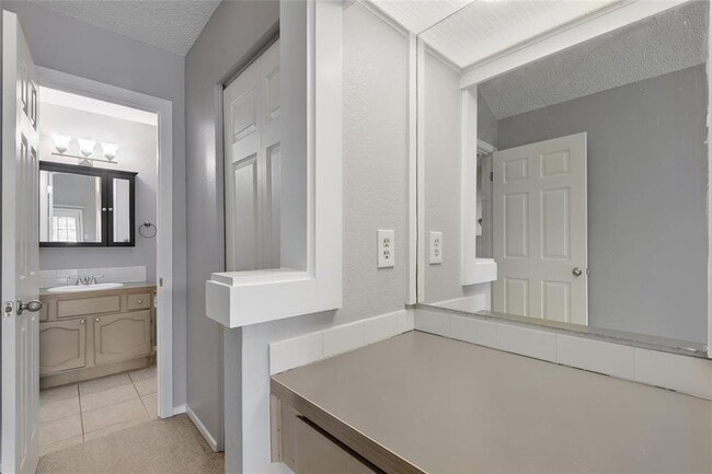 Building Photo - 1800 Cinnamon Path