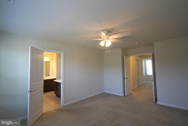 Building Photo - 515 Ellison Dr