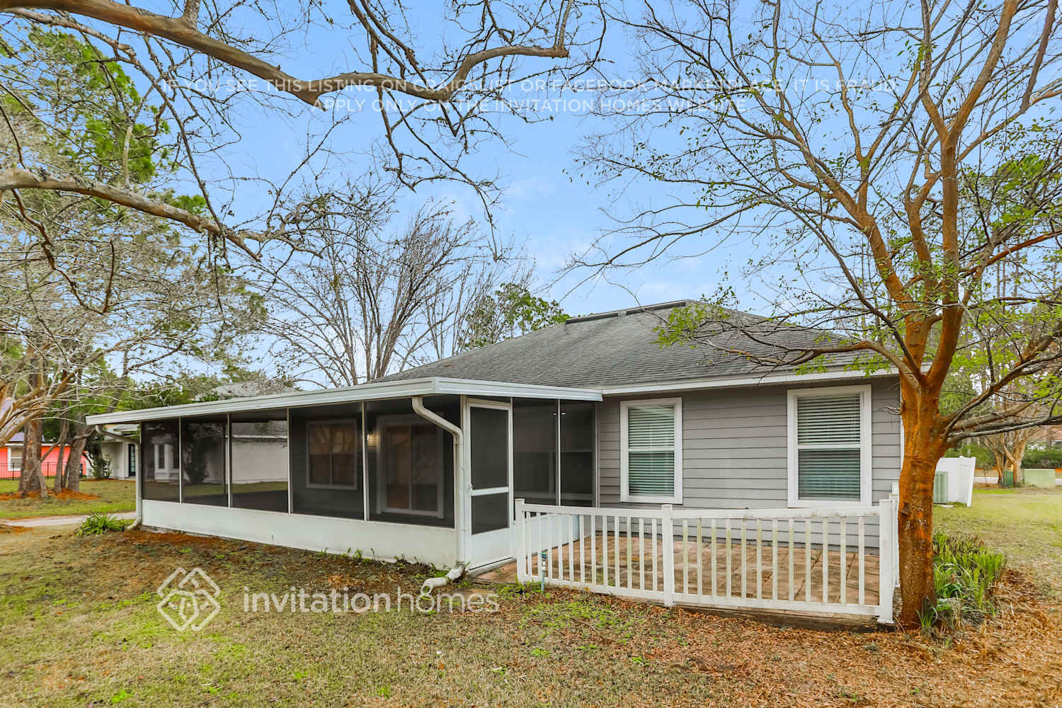 Building Photo - 5666 Plum Hollow Dr W