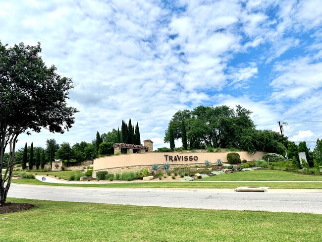 Building Photo - COMING SOON - AUGUST 2025 -Stunning 5-Bedr...