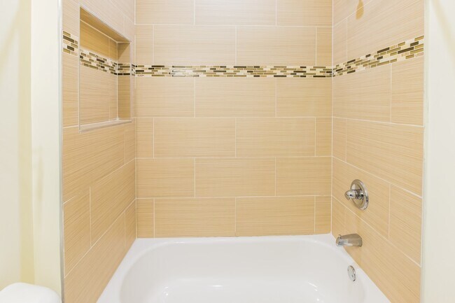 Building Photo - 1541 Ogden St