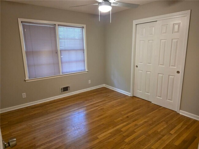 Building Photo - 4886 Candlewood Ln