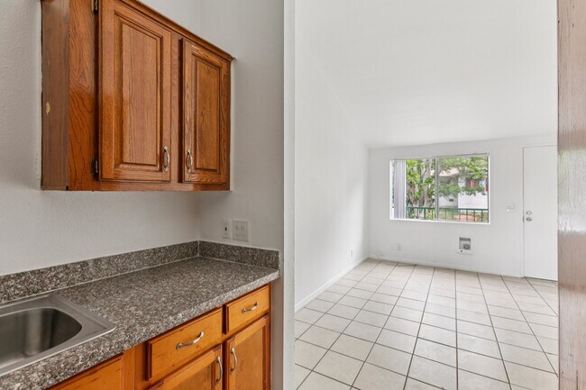Floorplan - 4717-4727 Gambier/4716-4726 Butterfly