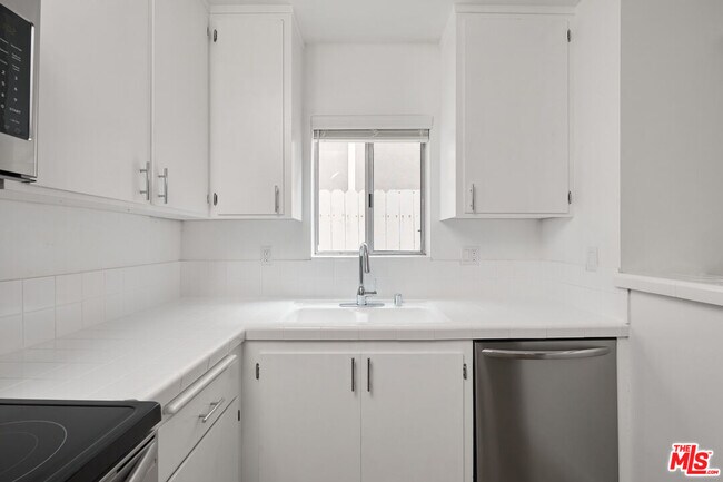 Building Photo - 918 16th St