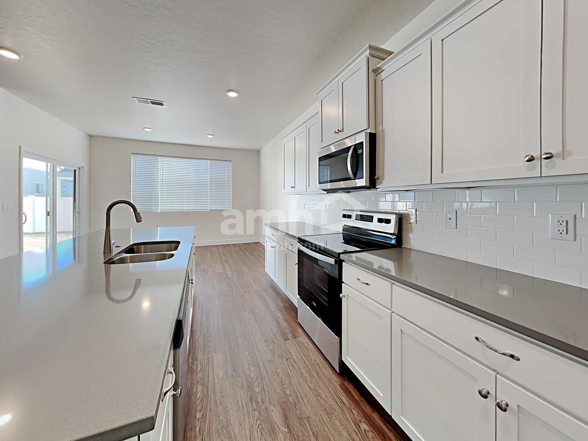 Building Photo - 2010 N Oconner Ave