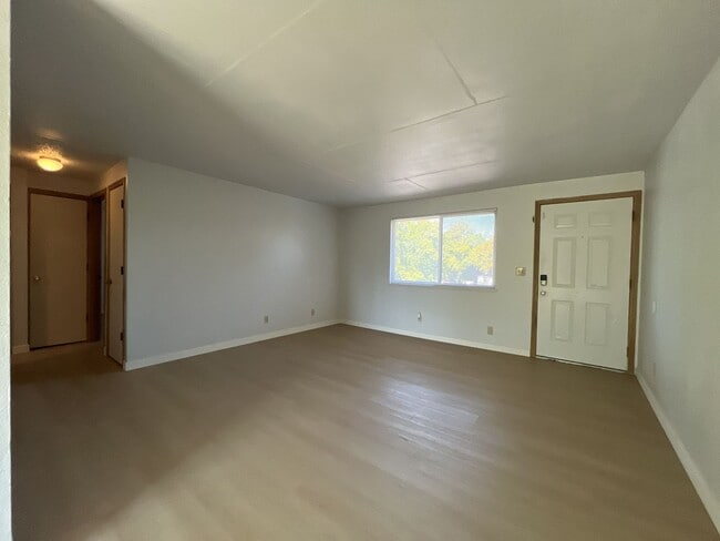 Building Photo - 8332 SW 21st Ave