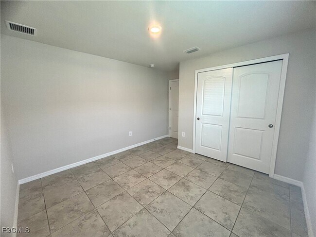 Building Photo - 2715 NW 45th Pl