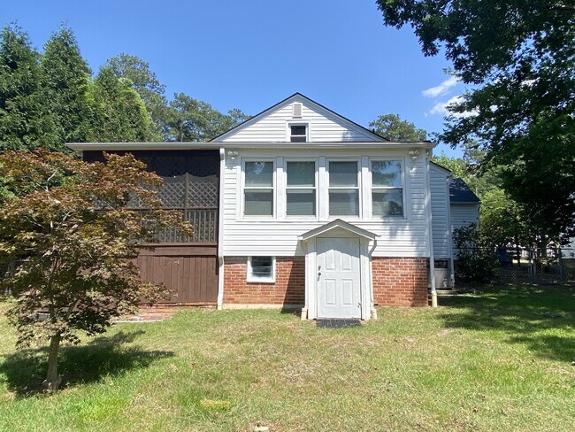Building Photo - 807 Cape Fear Ave