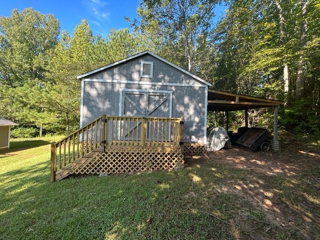 Building Photo - **ASK HOW YOU CAN MOVE IN WITH NO SECURITY DEPOSIT**8546 East Union Hill Rd: Ranch Home with 16x2...