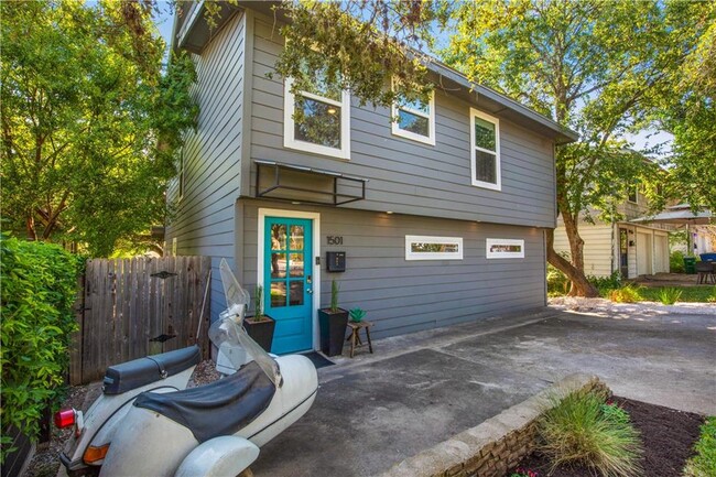 Building Photo - 1501 Brackenridge St