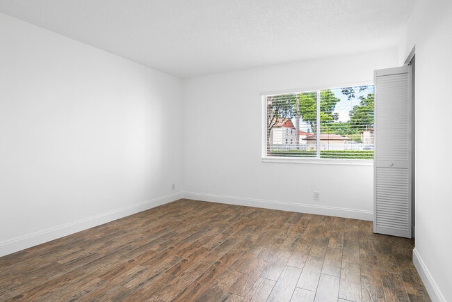 Building Photo - 4995 Sable Pine Cir