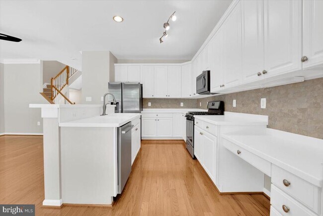 Building Photo - 47698 Loweland Terrace