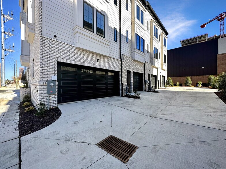 Building Photo - 602 S West St
