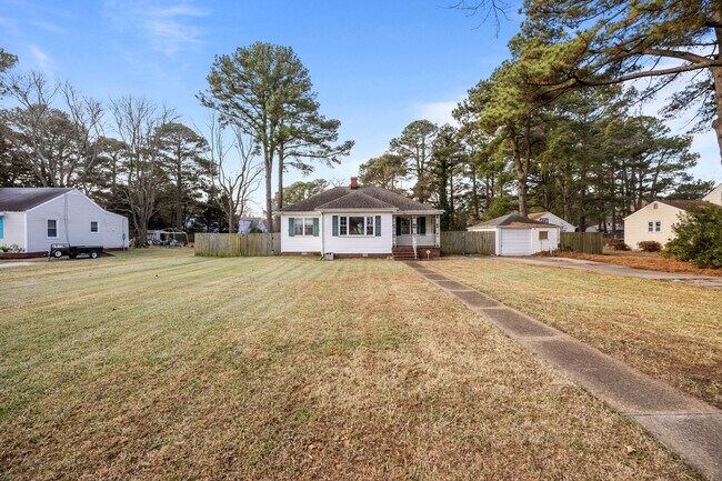 Building Photo - Cozy Home on a Quiet Street
