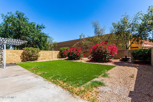 Building Photo - 3829 W Camino Del Rio