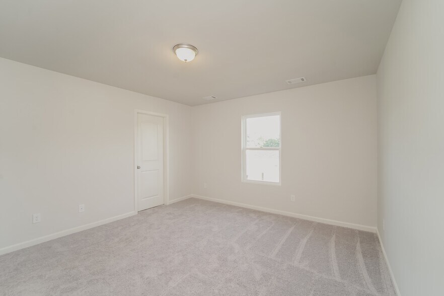 Building Photo - 688 Farmstead Trail