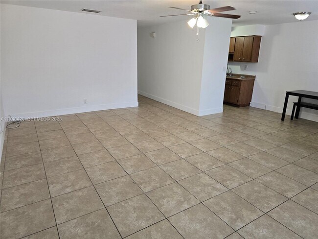 Building Photo - 812 SW 13th St