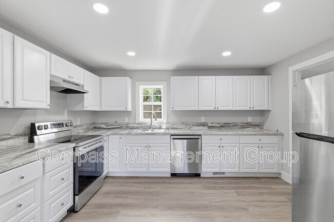 Building Photo - 2415 Piedmont St NW