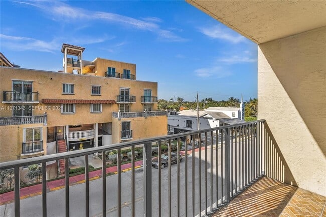 Building Photo - 8900 Collins Ave