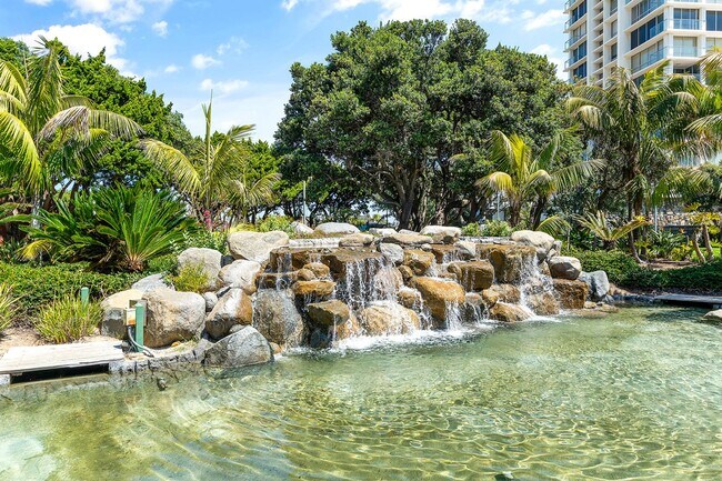 Building Photo - 1810 Avenida Del Mundo