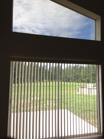 Building Photo - 7166 Summit Dr