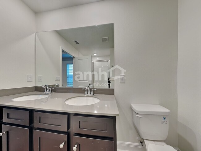 Building Photo - 27341 St Andrews Ave