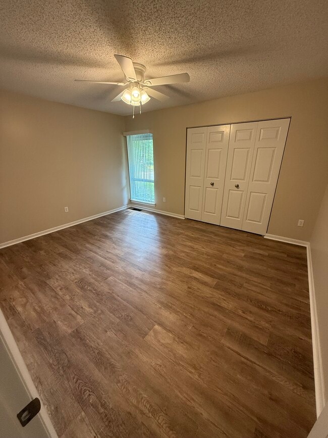 Building Photo - 2301 Thousand Oaks Dr