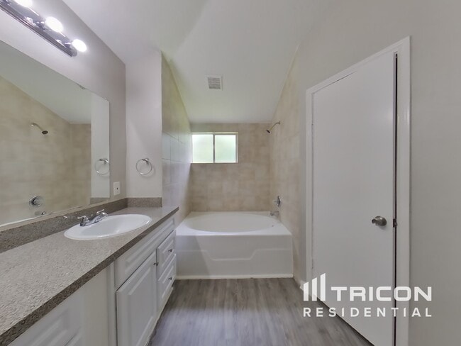 Building Photo - 18311 Autumn Trails Ln