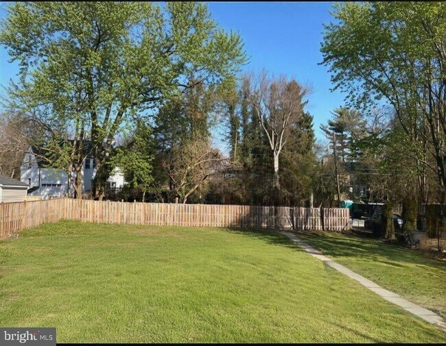 Building Photo - 4937 Brandywine St NW