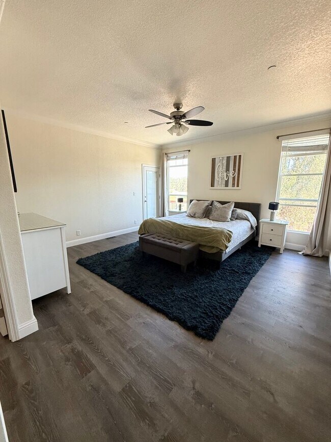 Building Photo - BEAUTIFUL 4 BEDROOM 2 BATH HOME IN ARROYO ...