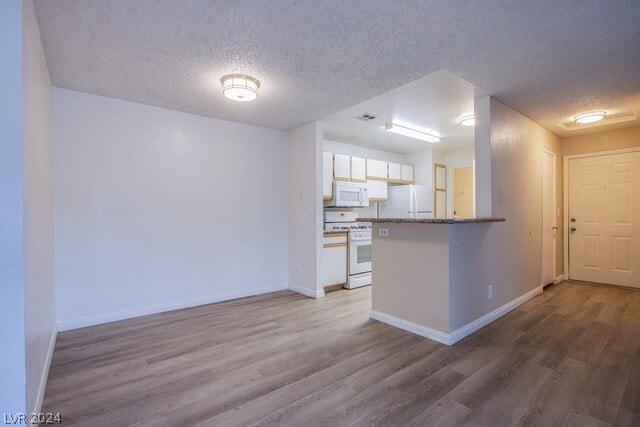 Building Photo - 2200 S Fort Apache Rd