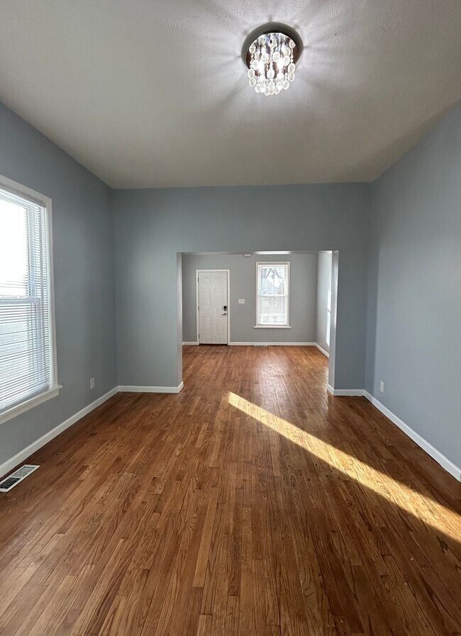 Building Photo - Coming Soon! Updated & Cozy 4-Bedroom Home