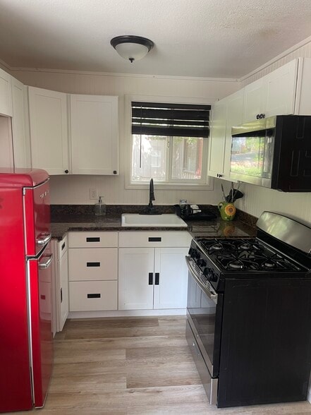 Building Photo - 3180 Calistoga Rd