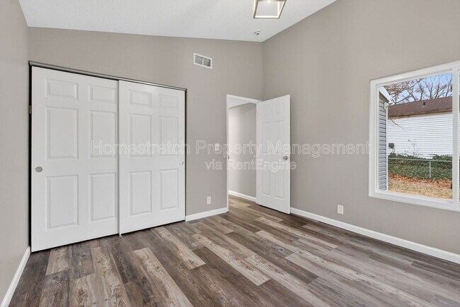 Building Photo - 3333 Green Pasture Dr