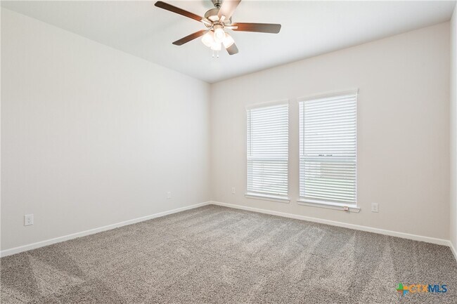 Building Photo - 2823 Fox River Dr