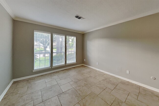 Building Photo - 8427 Burwood Park Dr
