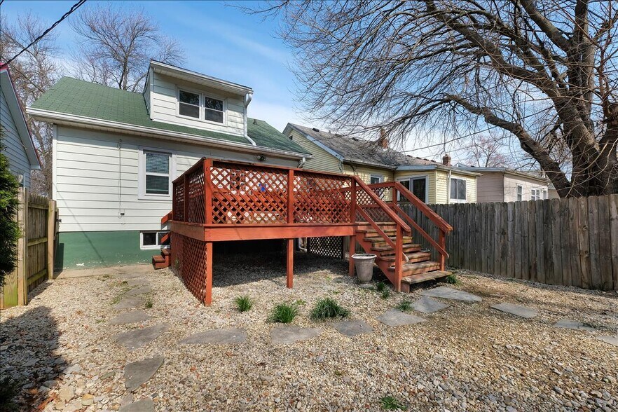 Back Deck - 614 Merwin Ave