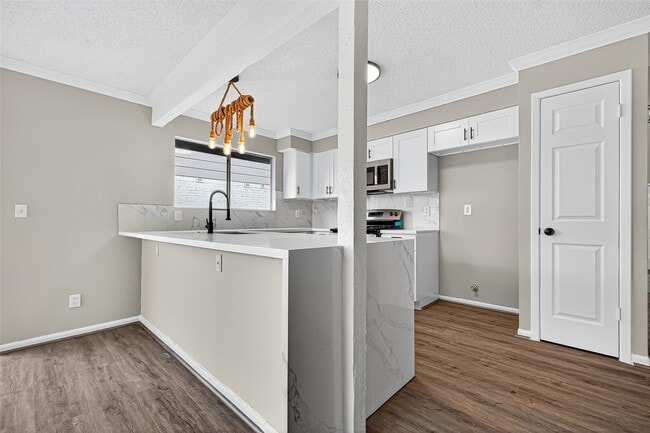 Building Photo - 12623 S Dairy Ashford Rd