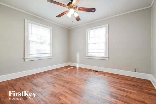 Building Photo - 1370 Westboro Dr SW