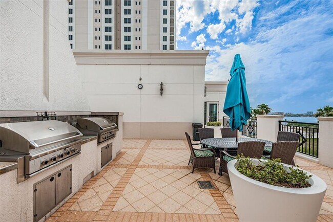 Building Photo - 331 Cleveland St