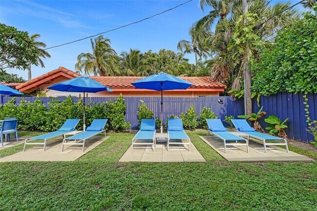 Building Photo - 3305 NE 16th Ct