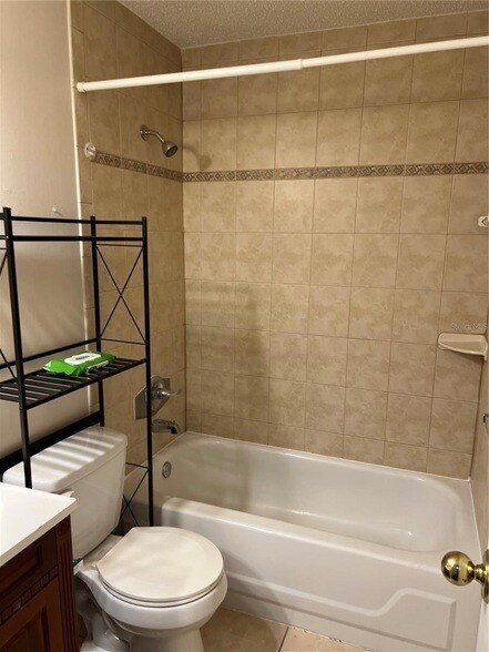 Building Photo - 1525 SE 25th St