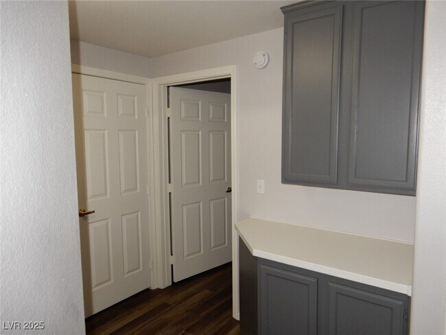 Building Photo - 75 N Valle Verde Dr