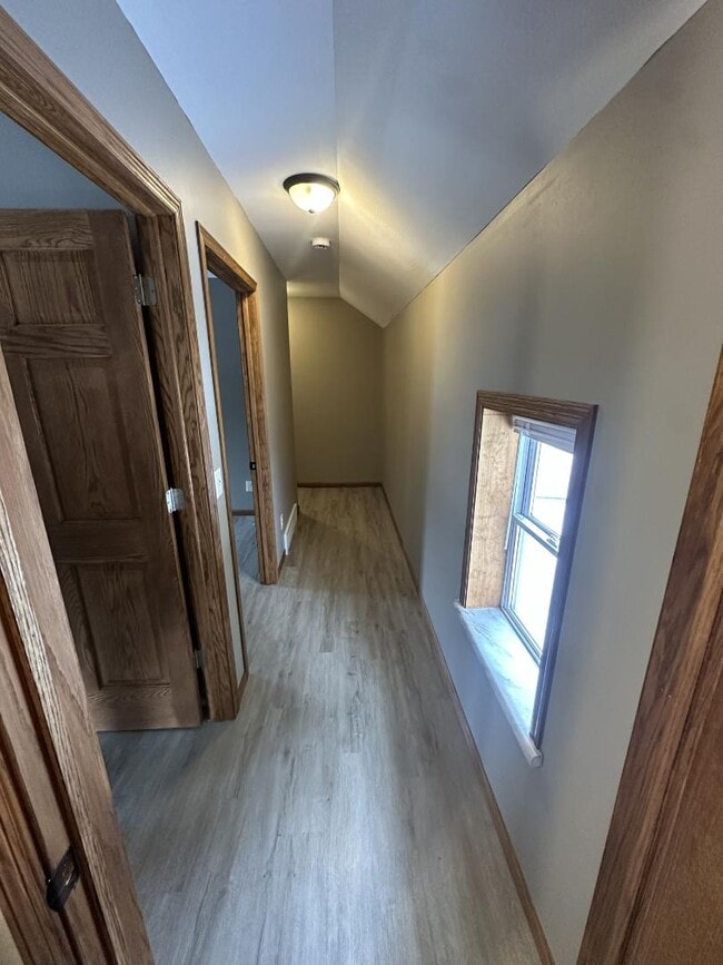 Building Photo - 118 N Wisconsin St