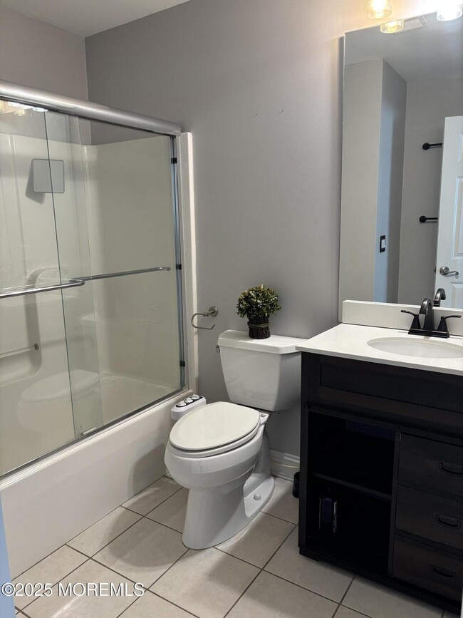 Building Photo - 112 N Broadway