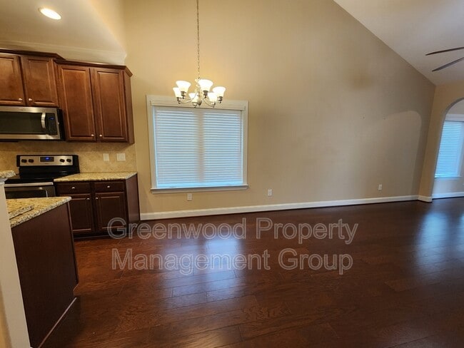 Building Photo - 649 Nikyle Cir