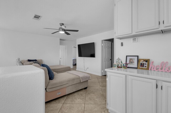 Building Photo - 82540 Lordsburg Dr